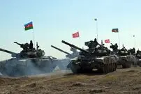 (ویدئو) انتقال توپ های ۱۰۰ میلی متری ضد تانک MT-۱۲ آذربایجان به مرز ارمنستان