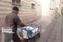 پیرمردی که برای درآمد داد می‌زند؛ نمکی، آی نمکی!
