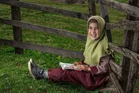 تصاویر/ بچه‌های مدرسه سیه‌پشت در آرزوی روشنایی
