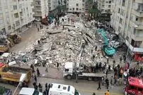 (ویدئو) یک معجزه دیگر در قلب فاجعه؛ نجات مادر و فرزندش از زیر آوار بعد از ۱۱۰ ساعت