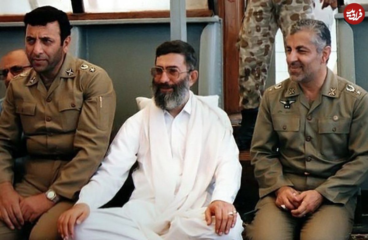 عکس؛ سفر به تاریخ؛ «رهبر انقلاب» در 24 سالگی در سفر به استان گیلان به همراه یک دوست لبنانی؛ سال 42