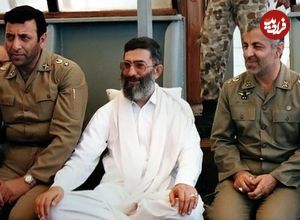 عکس؛ سفر به تاریخ؛ «رهبر انقلاب» در 24 سالگی در سفر به استان گیلان به همراه یک دوست لبنانی؛ سال 42
