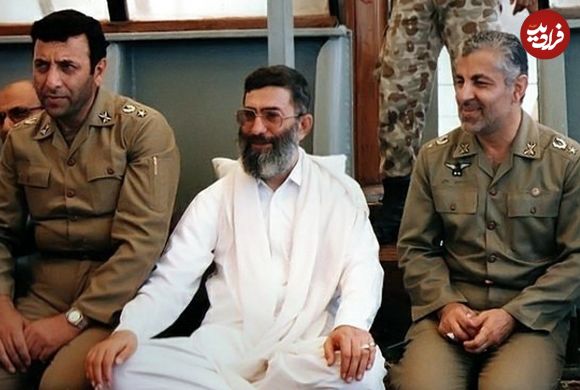عکس؛ سفر به تاریخ؛ «رهبر انقلاب» در 24 سالگی در سفر به استان گیلان به همراه یک دوست لبنانی؛ سال 42