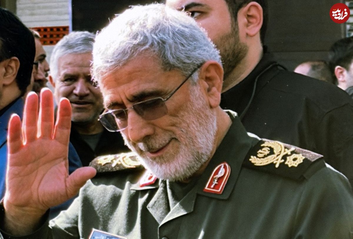 عکس؛ سفر به تاریخ؛ «سردار قاآنی» در 29 سالگی در کنار «رهبر انقلاب» در مراسم عزاداری محرم؛ سال 1365