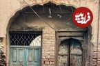 عکس؛ درب این خانه در بهارستان را گِل گرفتند؛ با احتیاط مشاهده کنید