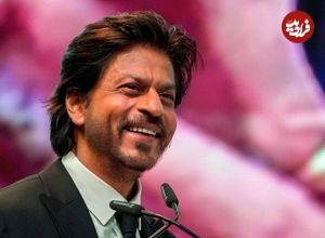 عکس| سفر در زمان؛ «شاهرخ خان» در مراسم رونمایی از یک آلبوم موسیقی در بمبئی؛ سال 1382