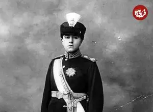 عکس| سفر در زمان؛ «احمدشاه» در حال سیگار کشیدن در فرنگ