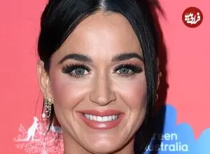 عکس| سفر در زمان «کیتی پری» در 24 سالگی و در مراسم رونمایی از یک بازی در کالیفرنیا؛ سال 1386