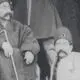 عکس| سفر زمان؛ عکس یادگاری «درباریان ناصرالدین شاه» روی پلکان قصر یاقوت