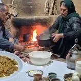 ببینید| غذای روستایی در ایران؛ پخت یک غذای متفاوت با سنگدان مرغ