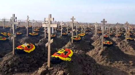 (ویدیو) تخریب گورستان سربازان واگنر پس از مرگ پریگوژین؛ محکومان به استخدام واگنر درآمدند 