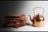 ببینید؛ مراحل شگفت انگیز ساخت یک کتری مسی توسط استاد ایرانی