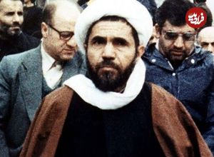 عکس؛ سفر در تاریخ؛ «آیت الله مفتح و آیت الله مکارم شیرازی» در راه آهن مشهد؛ دهه 40