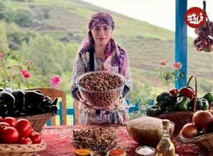 ببینید| غذای روستایی در ایران؛ پخت دلمه بادمجان و فلفل سنتی