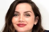 عکس| سفر در زمان؛ «آنا د آرماس» در مراسم رونمایی از گوشی جدید بلک‌بری؛ سال 1387