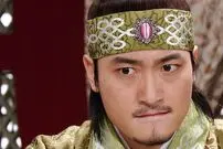 عکس| سفر زمان؛ «یونگ‌پو» و همسرش با لباس سنتی در جشن تولد یک‌سالگی دخترشان