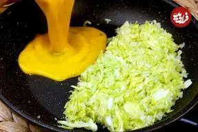 ببینید| طرز تهیه یک غذای ساده با نان تست، کلم و تخم مرغ