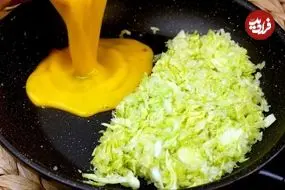 ببینید| طرز تهیه یک غذای ساده با نان تست، کلم و تخم مرغ