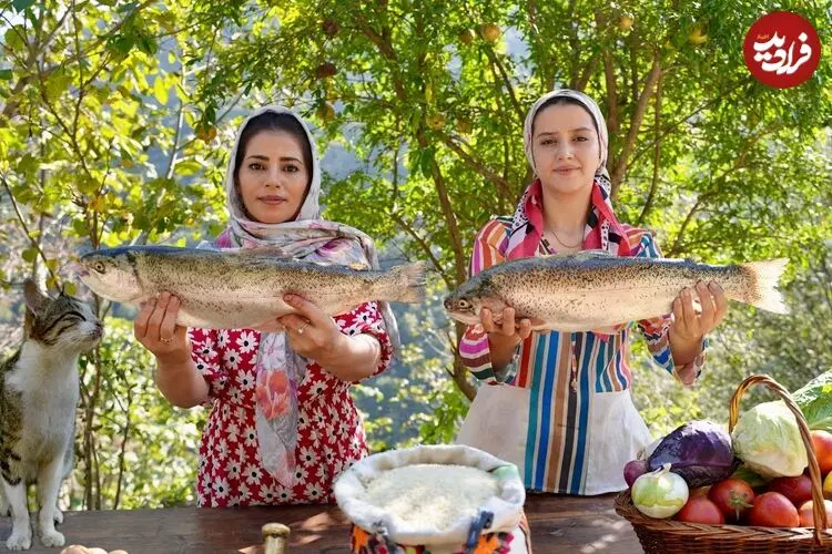 ببینید| غذای روستایی در ایران؛ پخت ماهی شکم پر در طبیعت