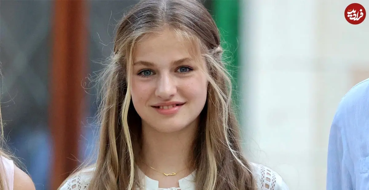 عکس| سفر در زمان؛ «لئونور دختر پادشاه اسپانیا» در مراسم غسل تعمیدش در کنار خانواده؛ سال 1384