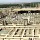عکس| سفر به ایران قدیم؛ منظرۀ متفاوت «تخت جمشید» وقتی هنوز بخش‌هایی از آن زیر خاک بود