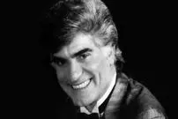 عکس| سفر زمان؛ چهرۀ «ویگن» در 37 سالگی در آخرین فیلمش؛ سال 45