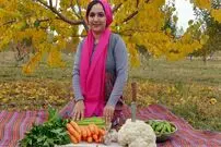 (ویدئو) تهیه ترشی برای زمستان به سبک و سیاق بانوی روستایی ایرانی