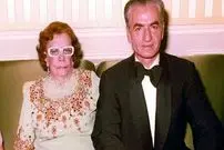 سفر در زمان؛ یادداشت‌های علم، چهارشنبه ۲۵ بهمن ۱۳۵۱: شاه به خاطر اینکه روی منبر برای ملکه پهلوی دعا نشده بود، با من دعوا کرد