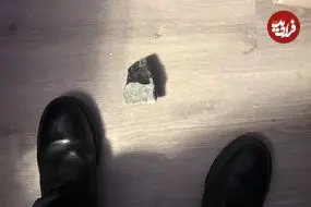 شهاب‌سنگ ارزشمندی که سقف خانه را سوراخ کرد و کنار تلویزیون افتاد