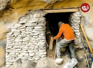 ببینید| مراحل دیدنی ساخت پناهگاهی در زیر یک صخره در اعماق جنگل