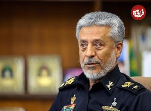 عکس؛ سفر در زمان؛ ظاهر و ژست خاص «دریاردار سیاری» در لباس تکاوری؛ دهه 60