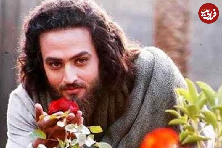 عکس| سفر زمان؛ «یوزارسیف» و «فرج‌الله سلحشور» در حال تمرین «شمشیرزنی» در پشت‌صحنه