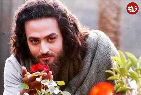 عکس| سفر زمان؛ «یوزارسیف» و «فرج‌الله سلحشور» در حال تمرین «شمشیرزنی» در پشت‌صحنه