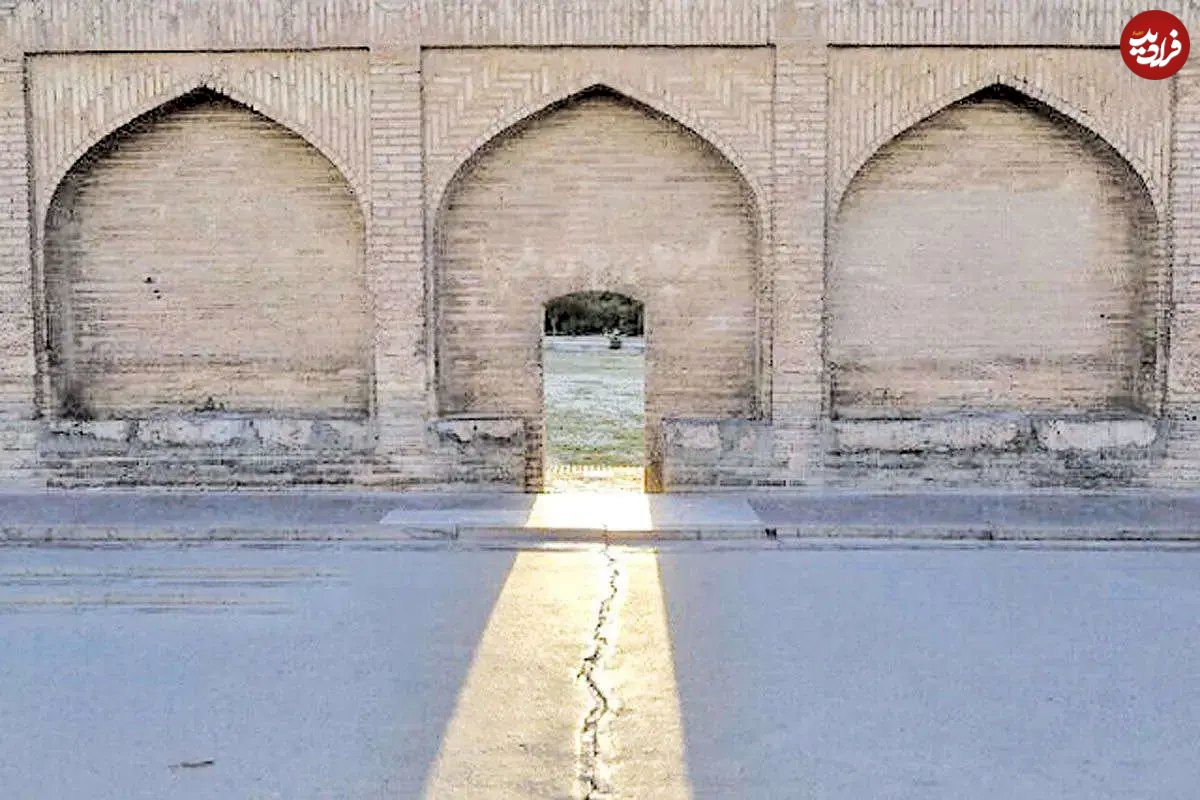 اصفهان زیر پای ۱.۲۴ میلیون نفر در حال ریزش؛ فرونشست زمین، بمب ساعتی خاموش