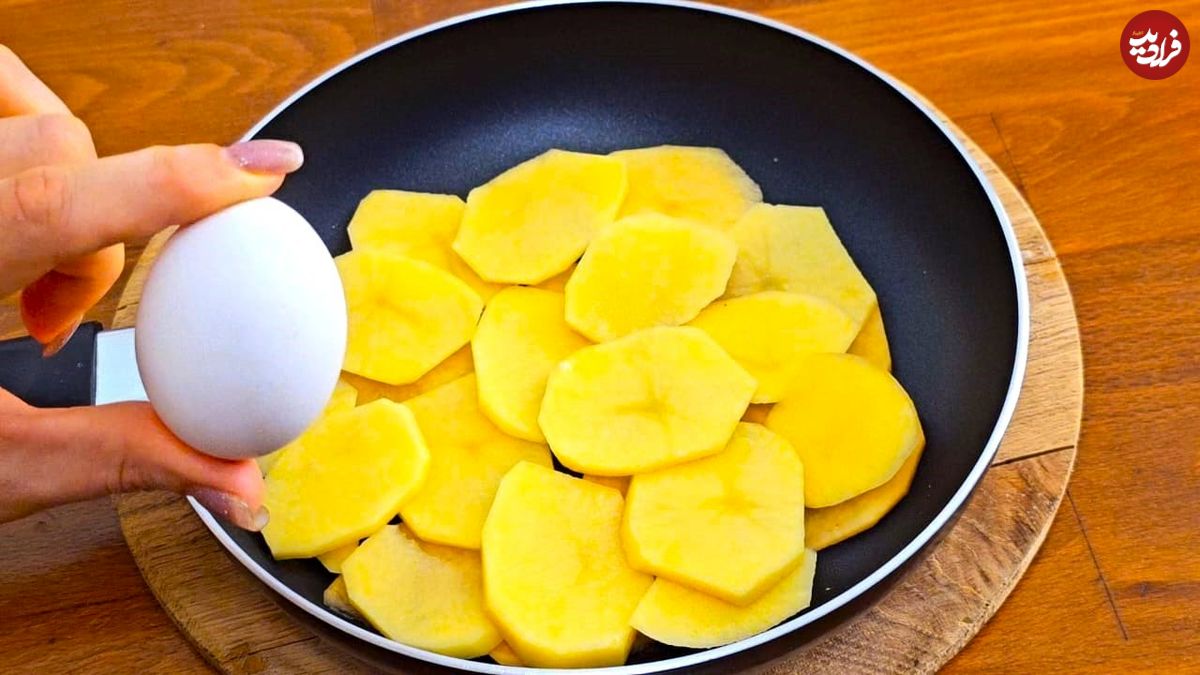 (ویدئو) اگر 120 گرم سوسیس، تخم مرغ و سیب زمینی تو خونه داری، این غذا رو درست کن