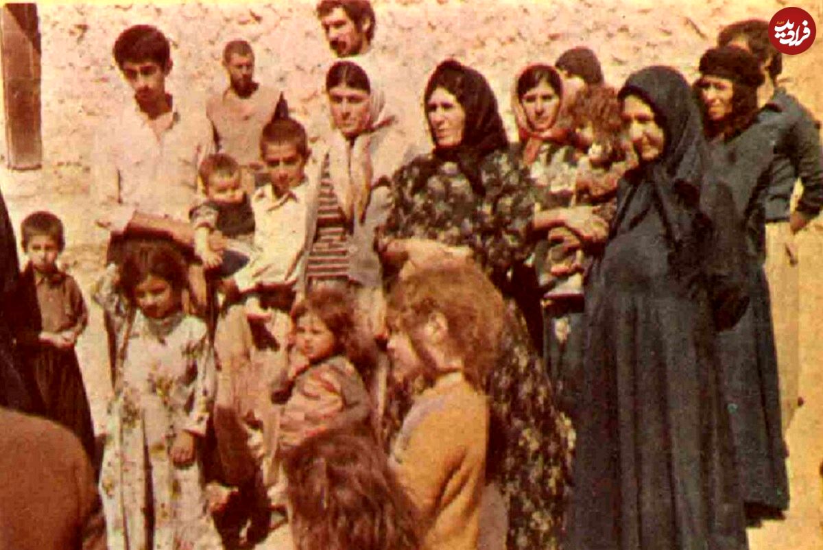 عکس؛ سفر در زمان؛ دیداری از یک اردوگاه آوارگان جنگی و گفتوگو با جنگزدگان؛ «ما که نمیخواستیم بیاییم، آنها فرارمان زدند!»