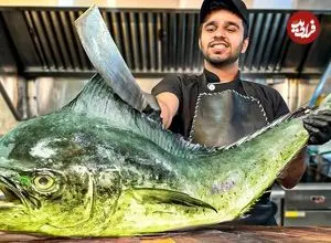 ببینید| غذای خیابانی در ایران؛ کباب کردن یک دلفین ماهی غول پیکر توسط آشپز ماهر ایرانی