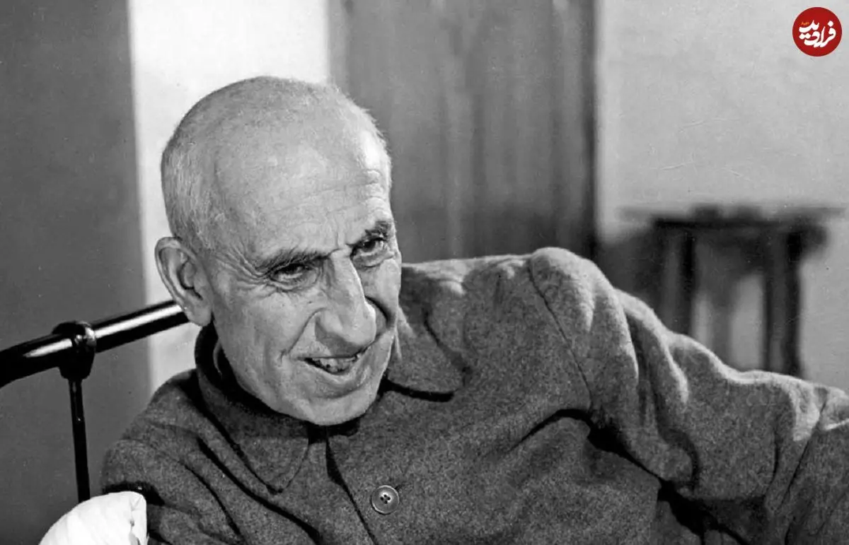 عکس| سفر در زمان؛ «دکتر مصدق» در کنار «محمدرضا پهلوی»؛ اوایل دهه 30