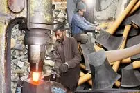 ببینید| مراحل دیدنی تولید انبوه تبرهای فولادی در پاکستان