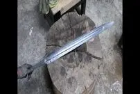 (ویدئو) ببینید این آهنگر هلندی چگونه شمشیر دوره وایکینگ ها را بازسازی می کند