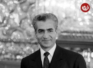 عکس| سفر در زمان؛ «محمدرضا پهلوی» با سبیل در کنار خانواده؛ دهه 20