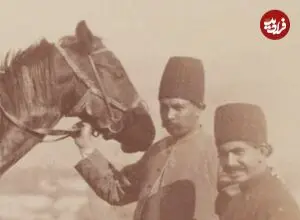 عکس| سفر زمان؛ «قاطرسواری سه‌نفره» در اردوی سلطنتی؛ 140 سال قبل