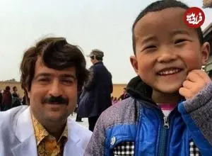 عکس| سفر زمان؛ «ارسطو» در کنار «مهدی رحمتی» در پشت‌صحنه سریال «پایتخت 3»