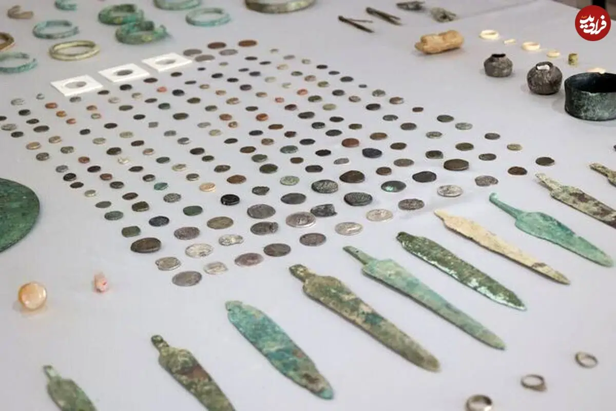 کشف ۴۰۰ قلم عتیقه از دوره‌های اشکانی، ساسانی و اسلامی در سنندج