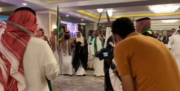 ( ویدیو) رقص شمشیر سعودی‌ها در هتل معروف تهران