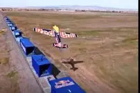 ببینید| اولین خلبانی که روی قطار نشست 