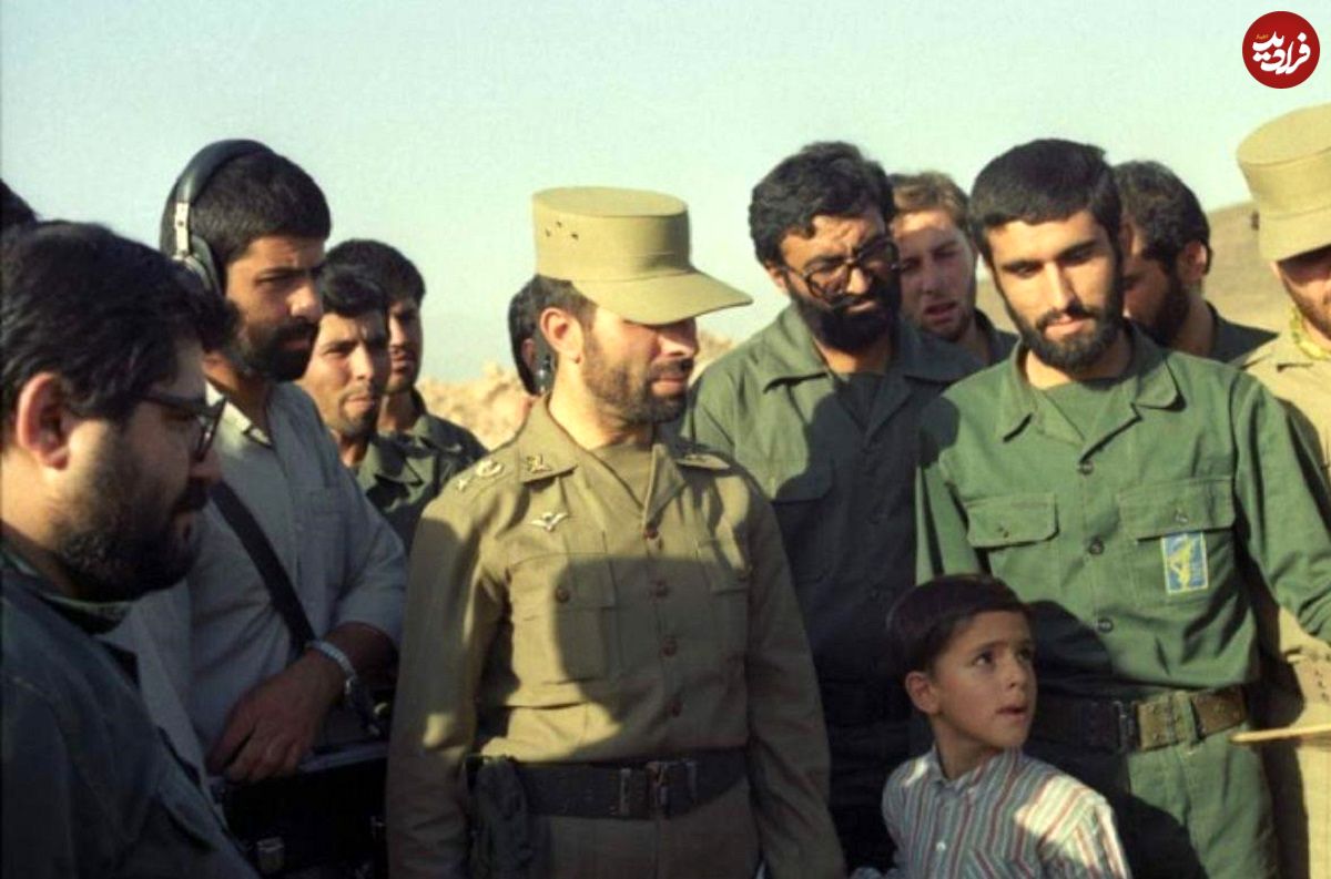عکس؛ سفر در زمان؛ «صیاد شیرازی در کنار محسن رضایی» در مراسم سینه زنی؛ دهه 60