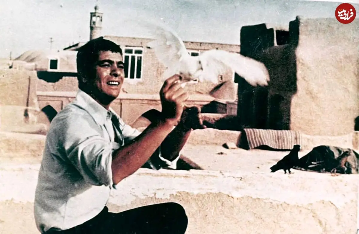 عکس| سفر در زمان؛ «بهروز وثوقی» در یک سالگی و در کنار مادر و اقوام؛ سال 1317