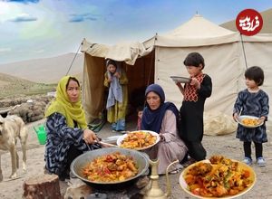 ببینید؛ غذای روستایی در افغانستان؛ پخت خوراک مرغ با سبزیجات توسط بانوی عشایر