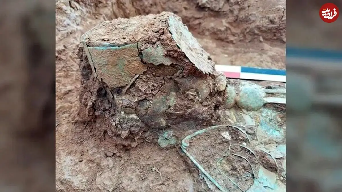 کشف گور زنی که با تاج دفن شد